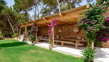 Resa estates huis kopen Ibiza es cubells villa ext porche .jpg